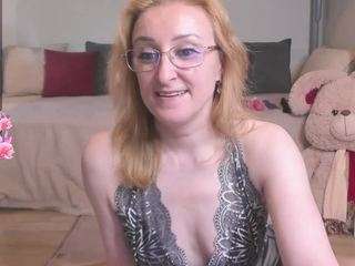 MadissonKiss live cam — amateur, feet, strip