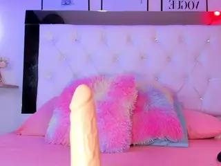 Sarah Reid's Live Sex Cam Show