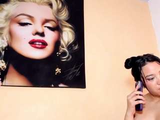 Live webcam model veka-worldd on Soda Cams