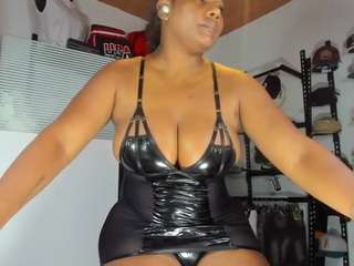 Live webcam model mareiabold on Soda Cams