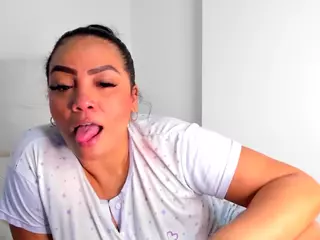 SexySofiax's Live Sex Cam Show