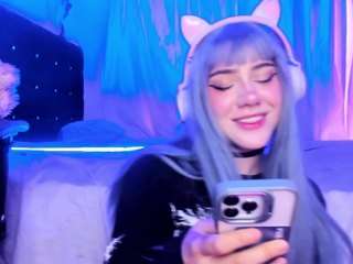 bonierosie from CamSoda is Away