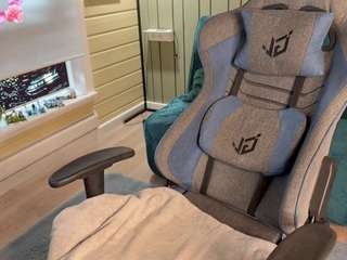 Agatabryantt's cam show statistics and live stream