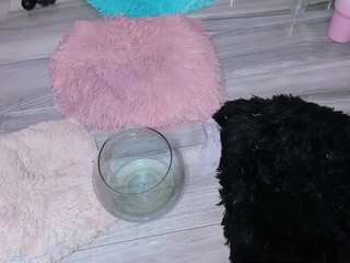 cloe-world1 Live Webcam on CamSoda