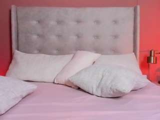 latindolly live webcam show