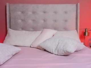 latindolly live webcam show