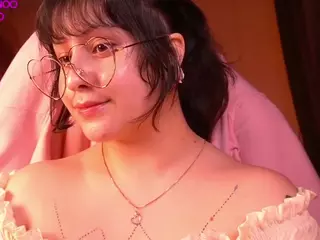 Camiiowo's Live Sex Cam Show