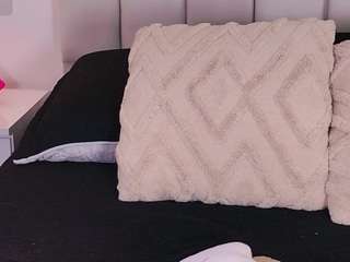 ciarario's CamSoda show and profile