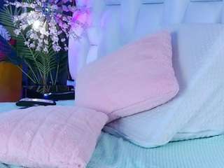 snowwhithe live cam profile