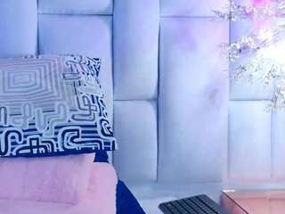 snowwhithe live cam profile