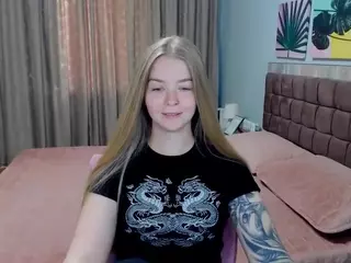 SirenaMoon's Live Sex Cam Show