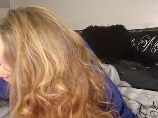 julimonroe's CamSoda show and profile