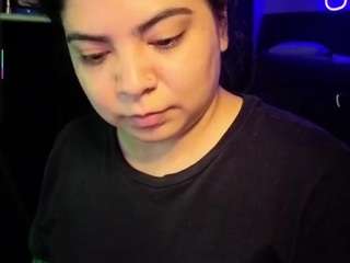 le modèle kimmiakiss est en webcam porno dans un show sur le site camsoda, il possède les tags suivants: anal,lovense,toys,threesome,thong,tease,tattoos,strip,squirt,spank,ride torso,ass,lush,lingerie,fingers,dildo,deepthroat,cum,creampie,brown eyes
