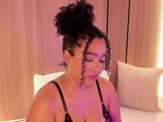 cloe-25 live webcam show
