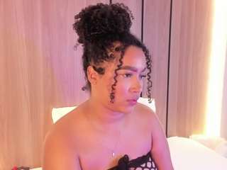 cloe-25 live webcam show