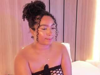 cloe-25 live webcam show