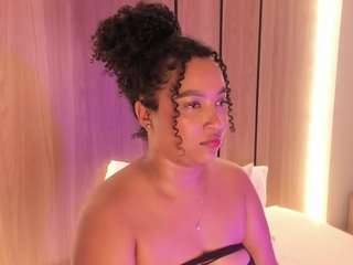 cloe-25 live webcam show