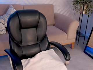 madelinefox, female webcam model,  years old, on live webcam