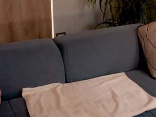 Este modelo está ao vivo agora. madelinefox