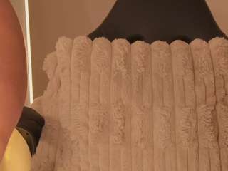 madelinefox's live room