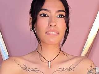eva-benely Live Webcam on CamSoda