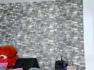 Heidy Wills live cam