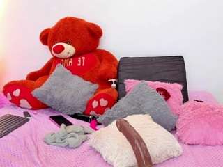 Live webcam model heidywills on Soda Cams