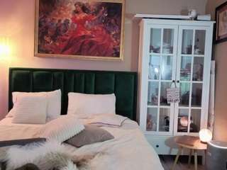 joannee's CamSoda show and profile