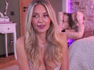 Joannee live cam preview