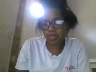 prettylightskin live webcam show