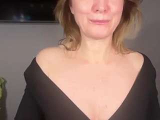 rachelbeauty's CamSoda show and profile