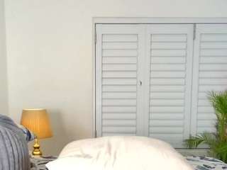  stunning-booty chat room