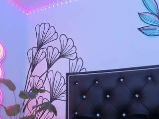 sweet-ariadnaaa Live Webcam on CamSoda