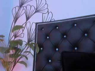 sweet-ariadnaaa webcam