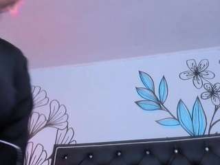 sweet-ariadnaaa webcam