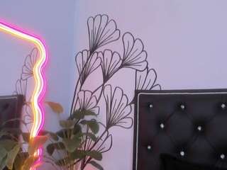 sweet-ariadnaaa webcam