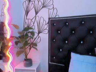 sweet-ariadnaaa webcam