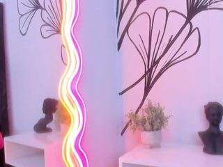 Live webcam model sweet-ariadnaaa on Soda Cams