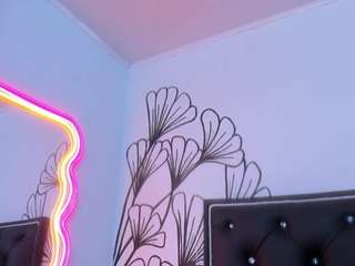 sweet-ariadnaaa webcam