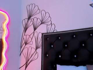 sweet-ariadnaaa webcam