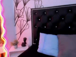 sweet-ariadnaaa webcam