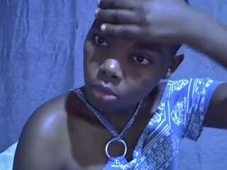 sweet-roxxy webcam model