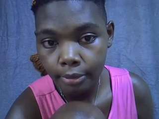 sweet-roxxy Live Webcam on CamSoda