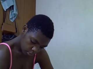 sweet-roxxy's CamSoda show and profile