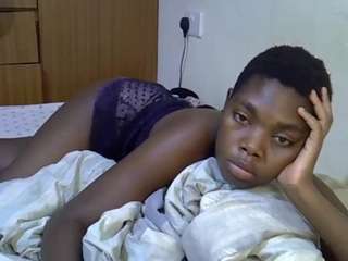 sweet-roxxy, female webcam model,  years old, on live webcam