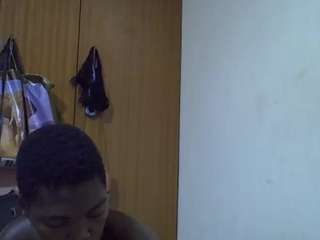 sweet-roxxy live cam profile