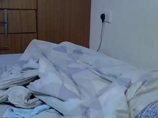 sweet-roxxy live cam profile