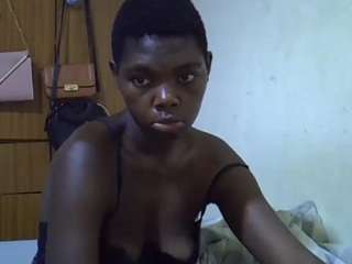 sweet-roxxy Flashing live webcam