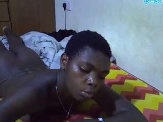 sweet-roxxy live cam profile