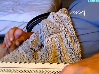 le modèle avenger88 est en webcam porno dans un show sur le site camsoda, il possède les tags suivants: asshole,average,black hair,brown eyes,cock rating,handjob,orgasm,spank,tease,latin